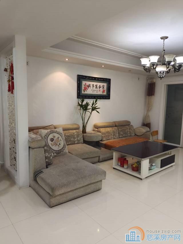 东兴苑2期4楼124平精装车位148万直