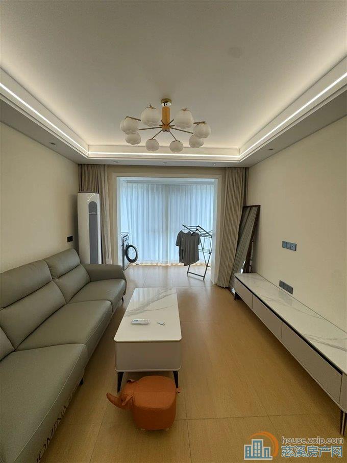 蔚蓝云图 精装 85平93.8万 东边套