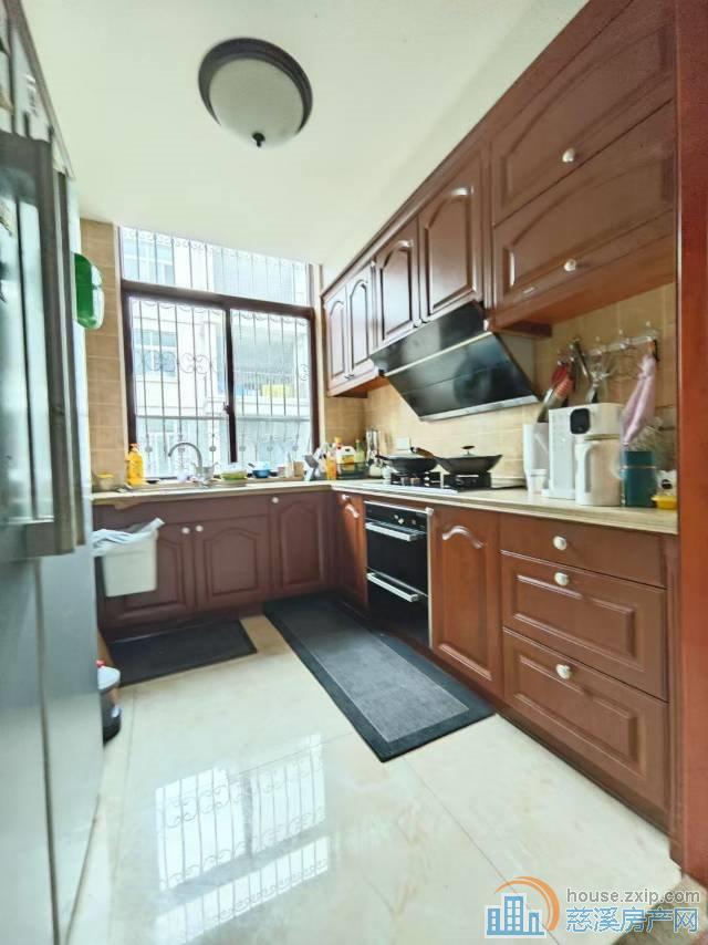 剑南家园二通三别墅精装285平388万