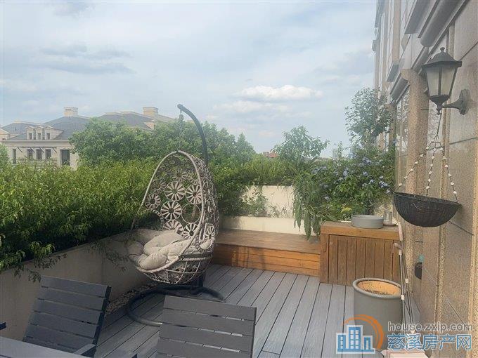 绿城玫瑰园170平368万带车位大露台