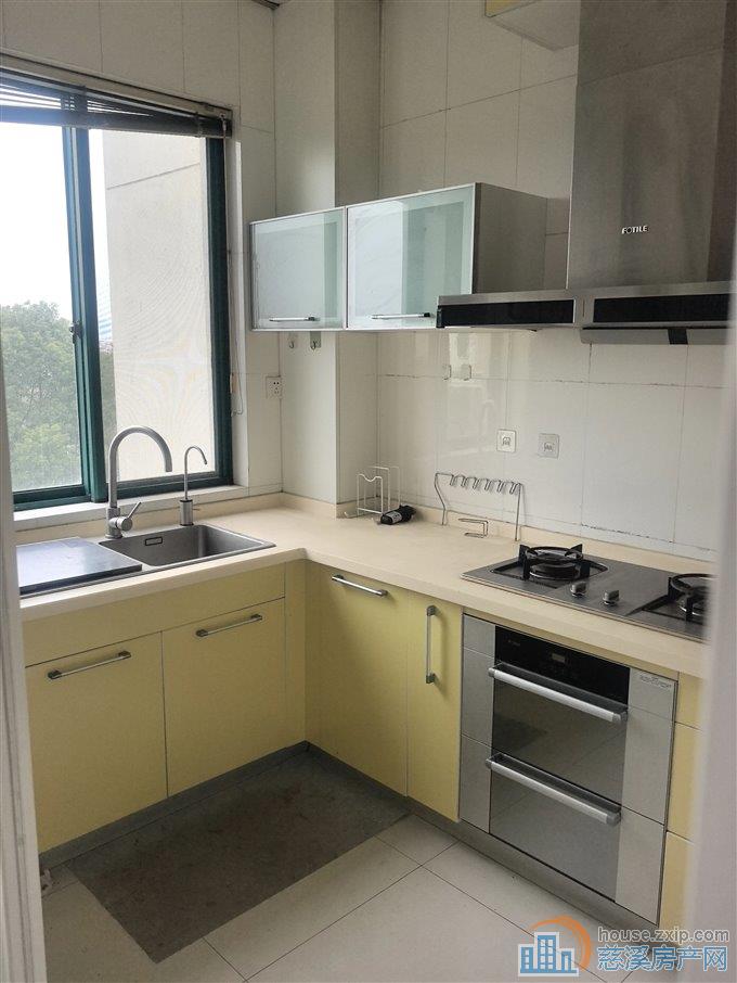 实验公寓精装166平162.8万中间楼层