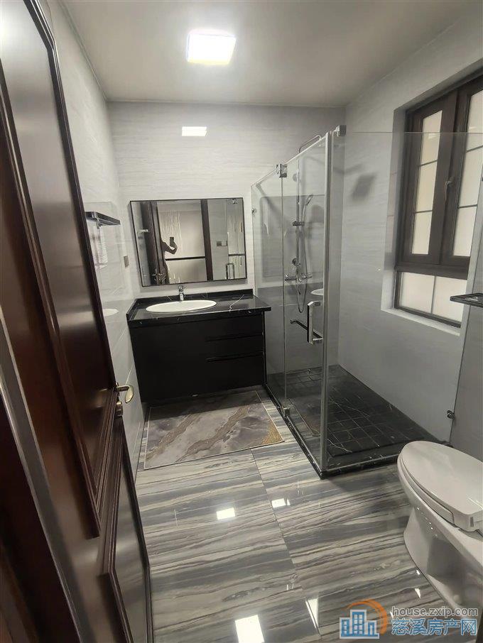 保利宾湖天地   湖景房  商墅 带车库