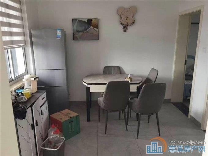 东门社区4楼自住精装55平99.8万