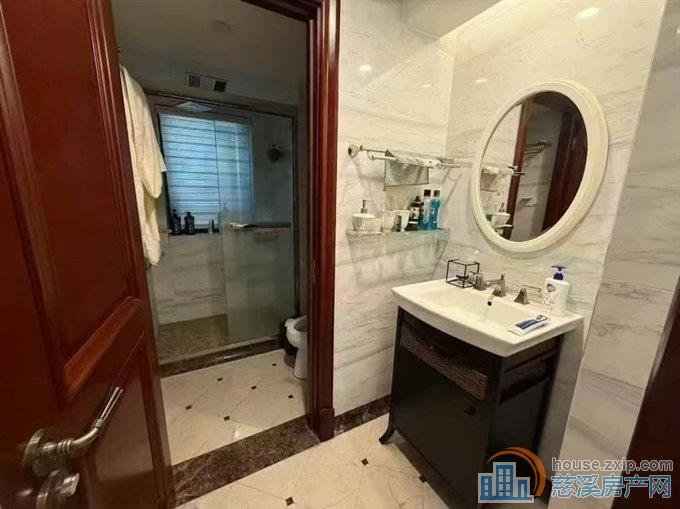 绿城玫瑰园165平+车位精装375万