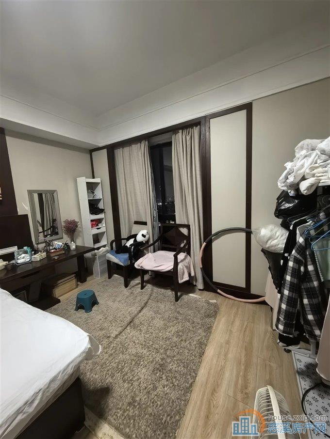 出售波斯曼国际酒店书包房