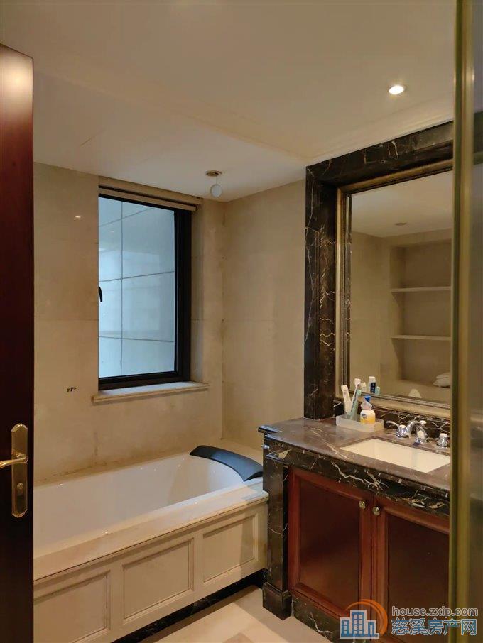 绿城慈园179平精装带车位388万