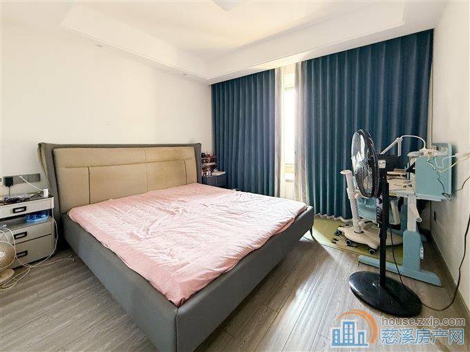 梧桐府 精装143平方162.8万带车位