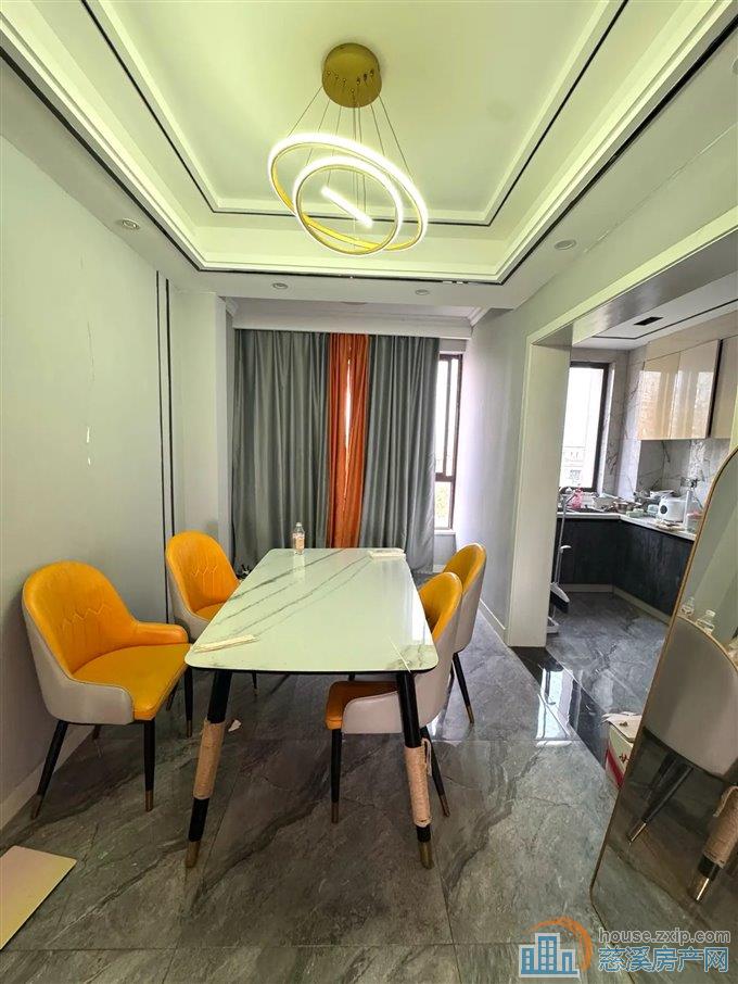 尚源佳苑120平135万精装修三居室