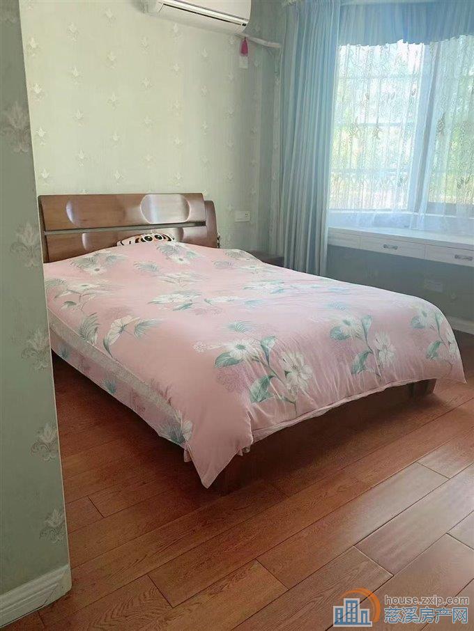 东兴苑北区稀缺1楼114平豪装拎包入住