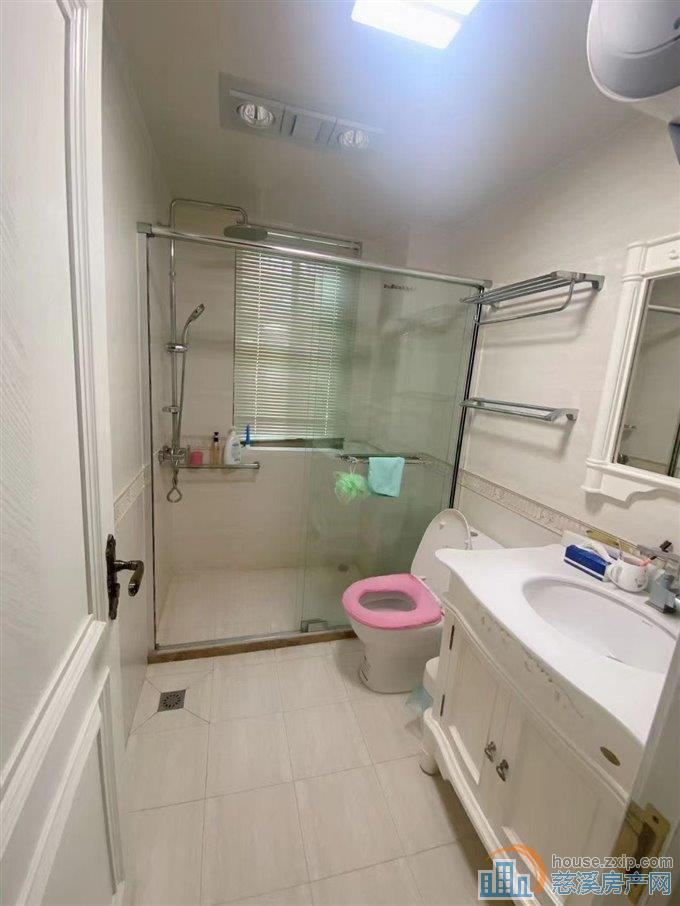 东兴苑北区稀缺1楼114平豪装拎包入住