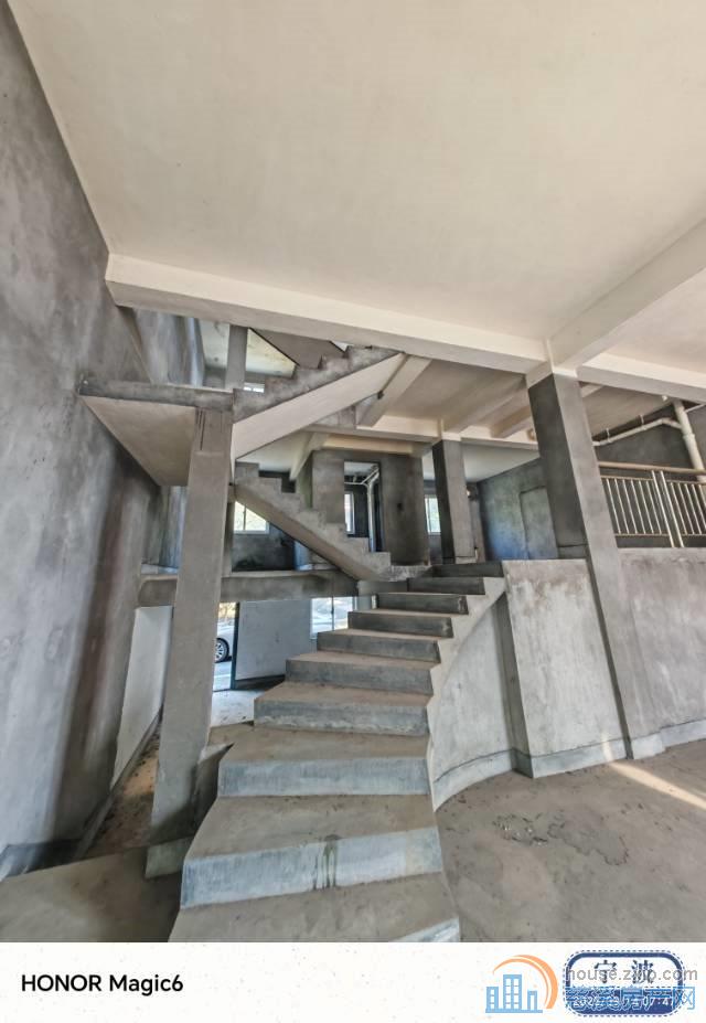 城区2间3楼国有出让错层别墅