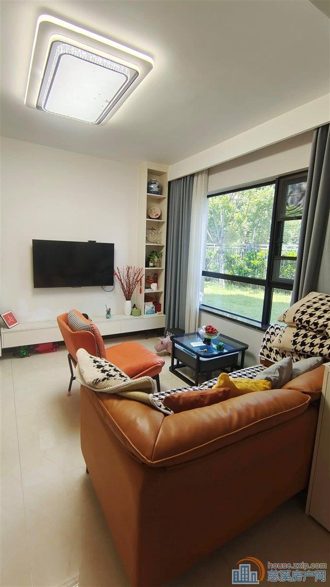 品尚居81平85万精装送菜园