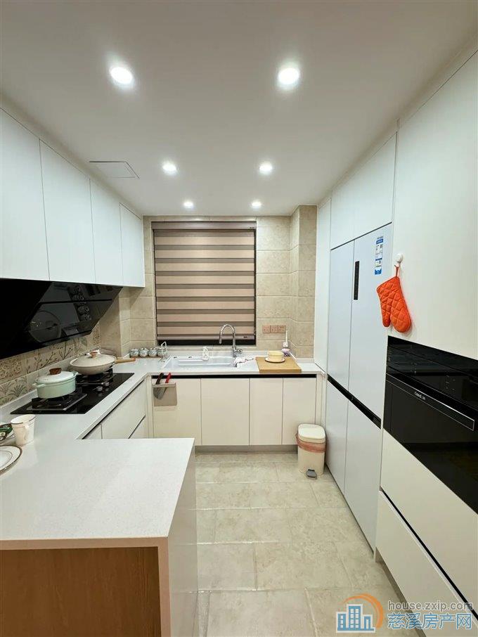 辉逸云庭130平298万精装修