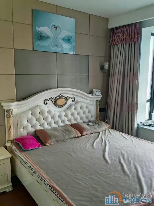 阳光城一期婚装101平三室140万