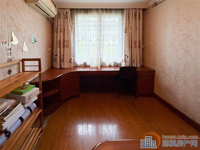 孙塘新村115平108万送车库实验书包