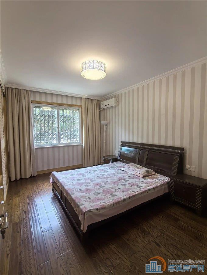 东兴苑南区 低楼层90平126万带车库