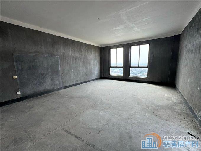 万翔美郡 复式268平方145万带露台