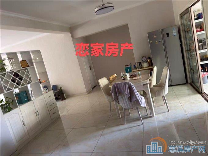 滨海龙湾1楼140平精装三室车库102万