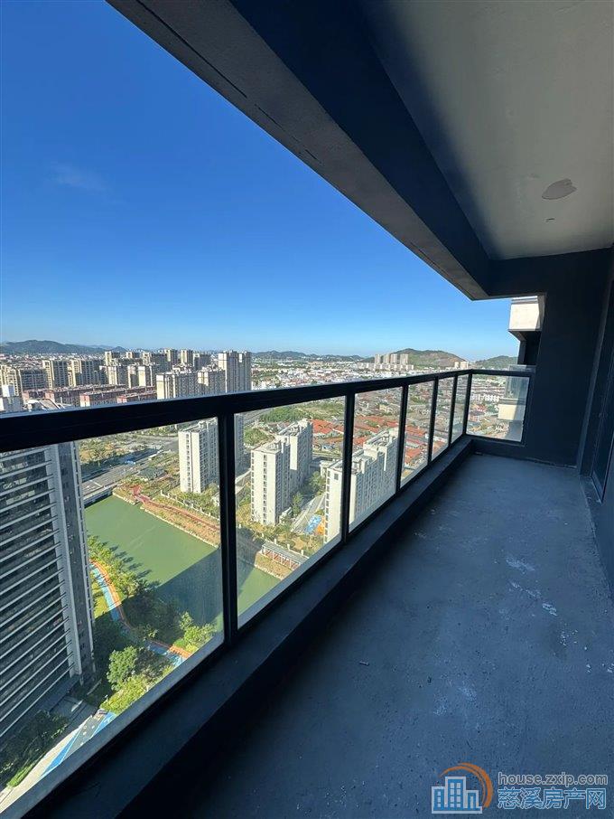 江樾潮启 毛坯117平方150万包税