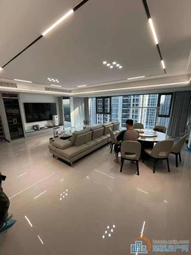 中交玉宸园黄金楼层172平,豪装80万