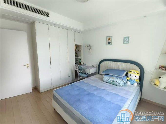 特价佳洲锦苑123平拎包入住精装满两年