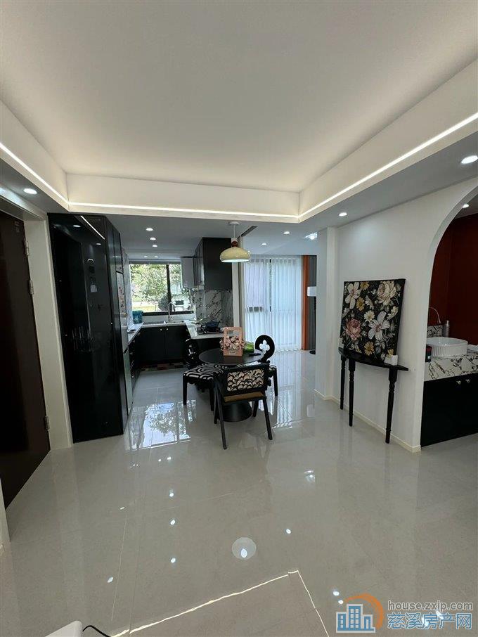 蔚蓝云图花苑 精装拎包入住70平90万