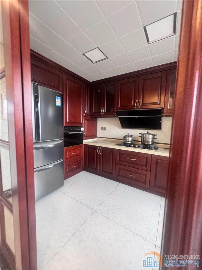 嘉景园 豪装带地暖182平方199万