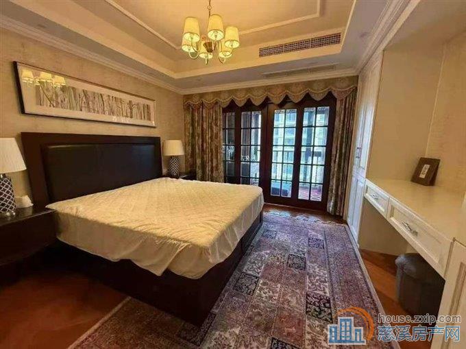 绿城玫瑰园165平+车位精装375万