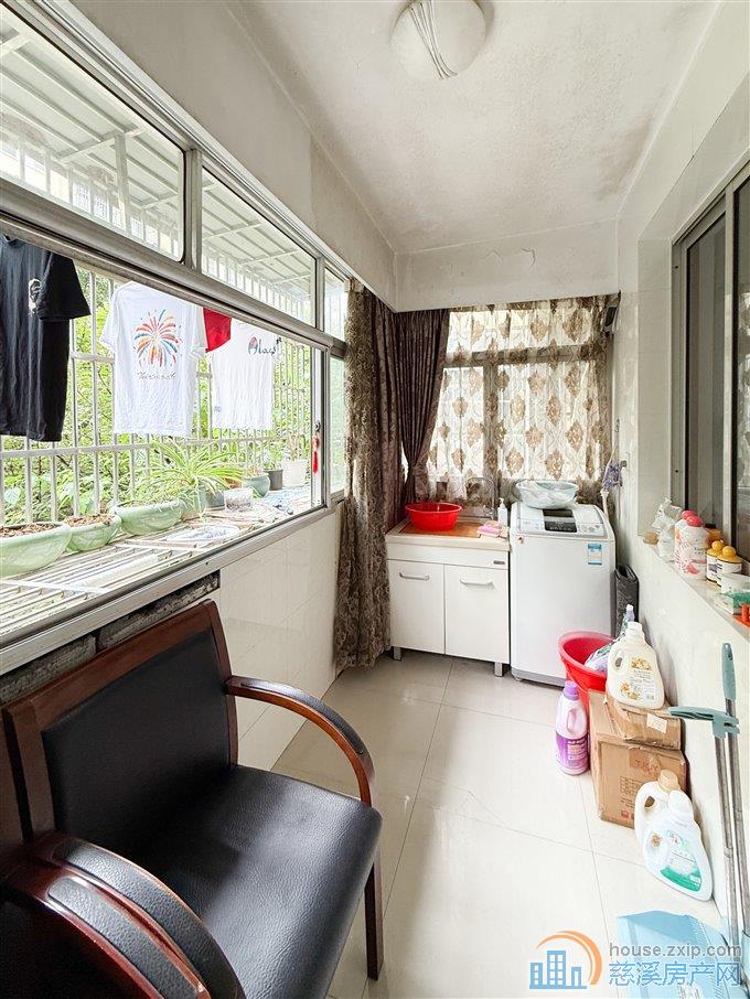 金山南区73平79.8万精装修保养好