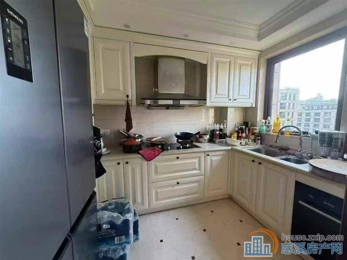 绿城玫瑰园165平+车位精装375万