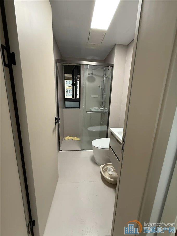 紫阙台 全新精装没怎么住过 三间朝南