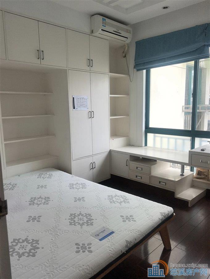 实验公寓精装166平162.8万中间楼层