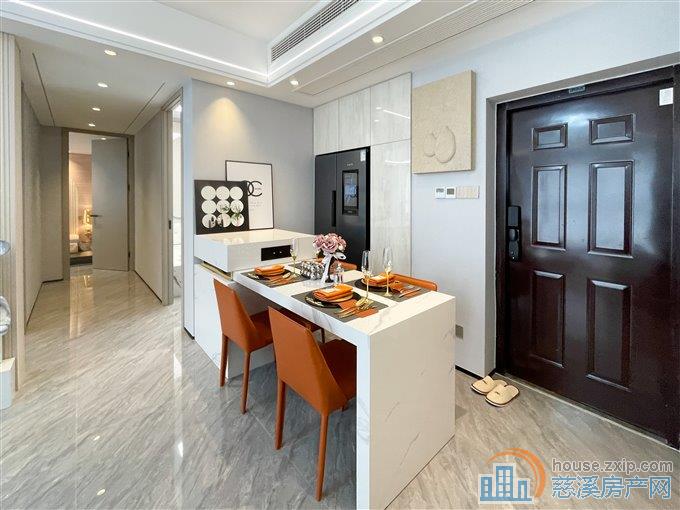 裕嘉小区107平精装带车位138万