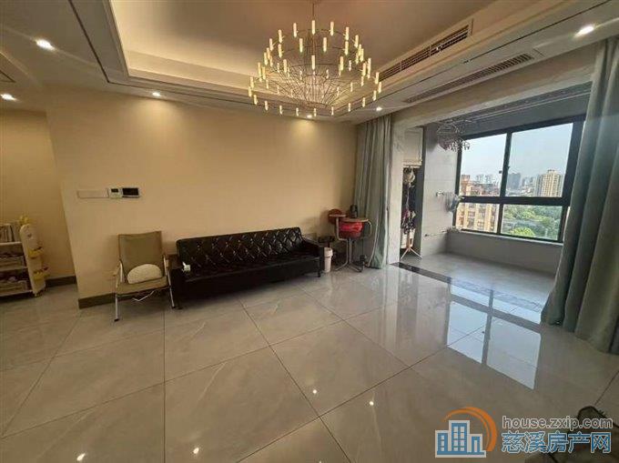 金仕华庭南区122平方精装修192.8万