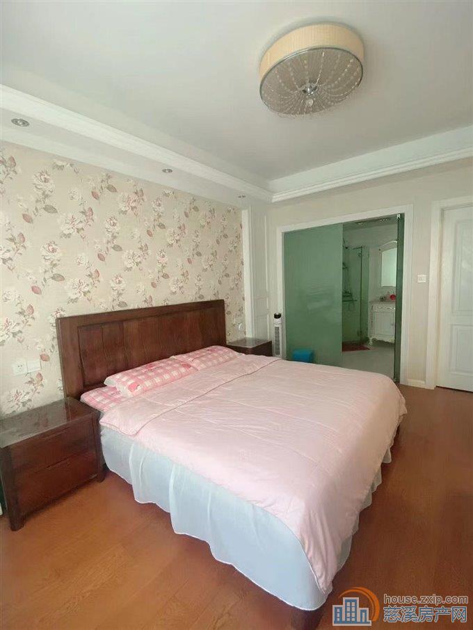 东兴苑北区稀缺1楼豪装拎包入住带露台