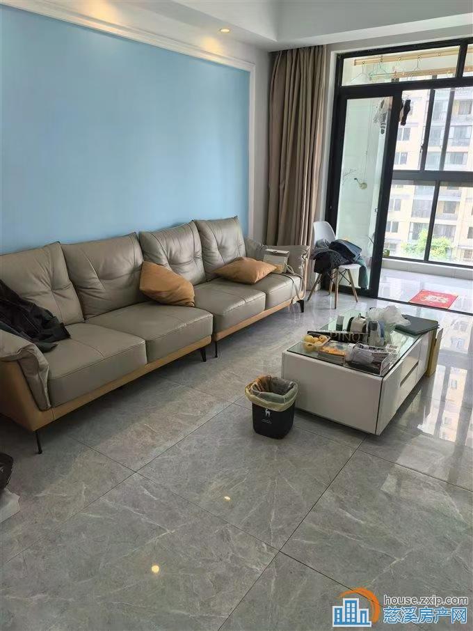 急明月佳苑122平方车位165万直接