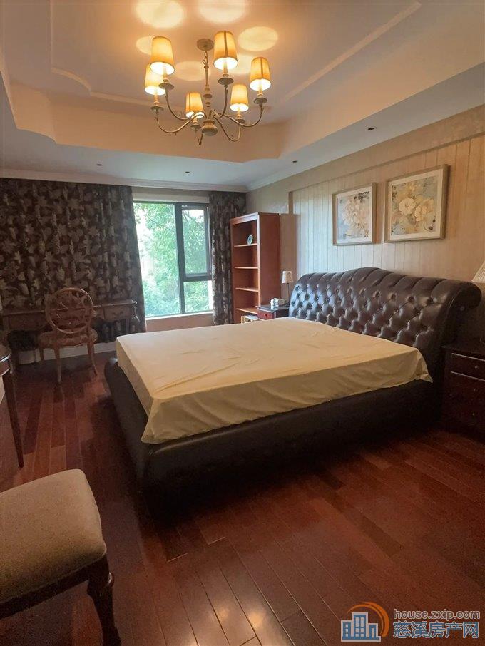 绿城玫瑰园170平368万带车位大露台