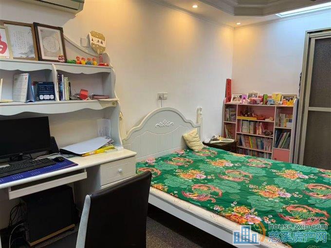 茜苑新村65平2楼精装修122.8万