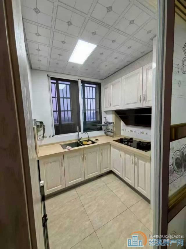 捡漏鸣北小区92平好楼层精装两年到车位