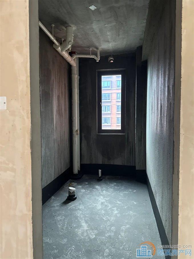 紫荆府142平，268万7楼