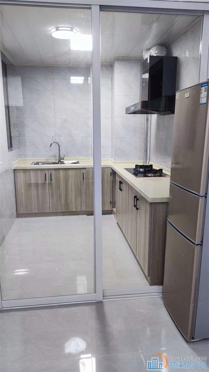 悦华府 简装107平方139万低总价