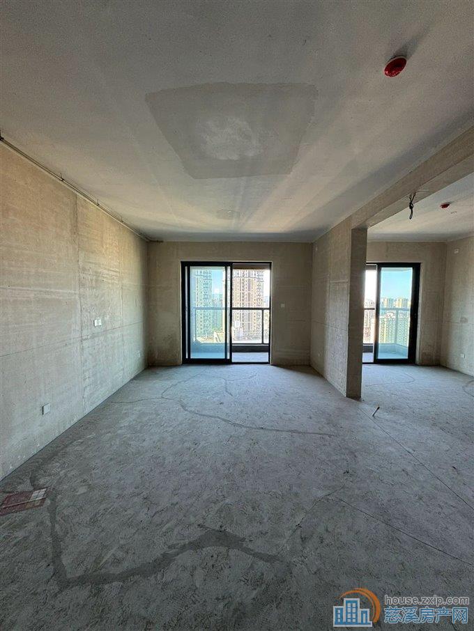 江樾潮启 毛坯117平方150万包税