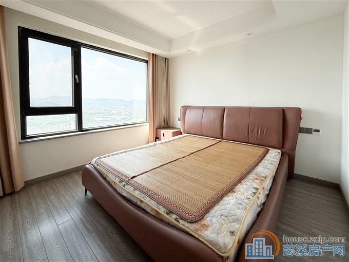 凤鸣梧桐府143平162.8万精装送车位