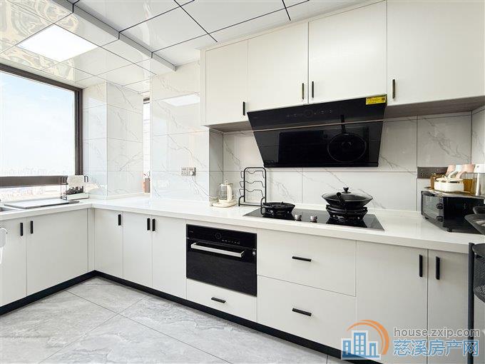 凤鸣梧桐府143平162.8万精装送车位