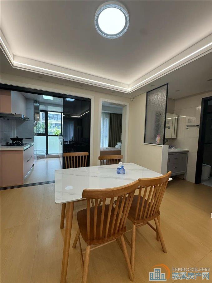 蔚蓝云图 精装 85平93.8万 东边套