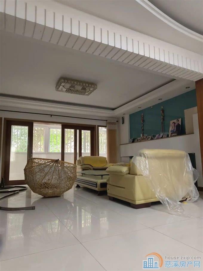   彩虹家园4室2厅2卫1阳