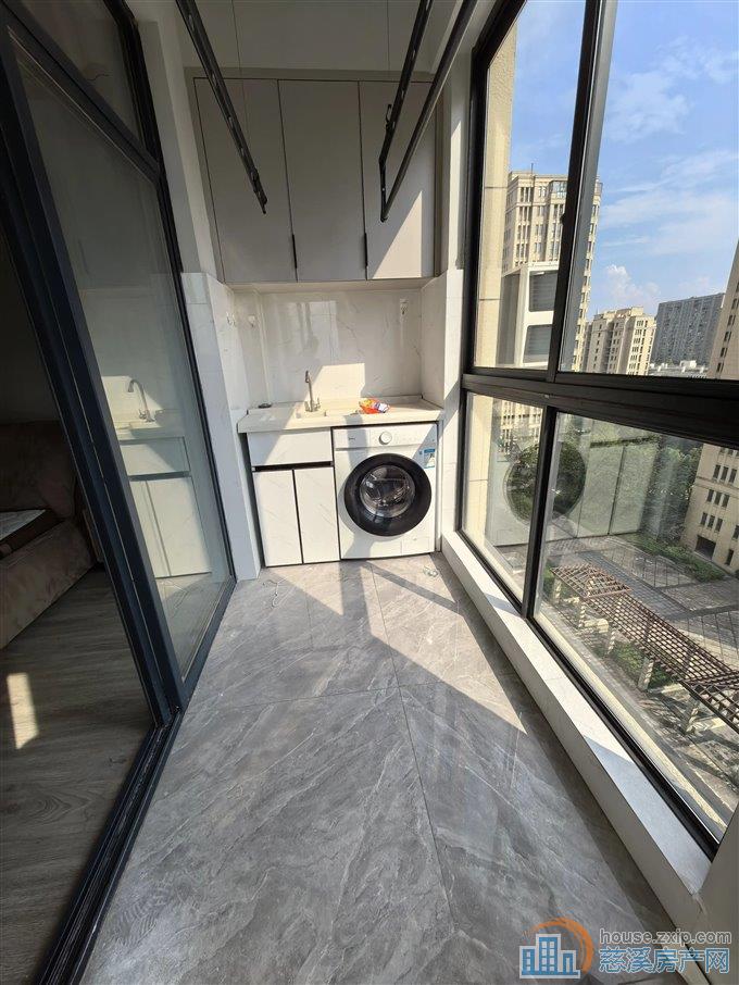 新潮塘南苑   车位杂物间  现代精装