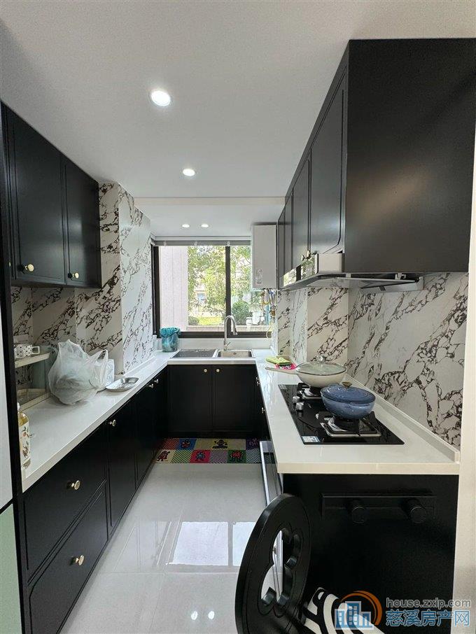 蔚蓝云图花苑 精装拎包入住70平90万