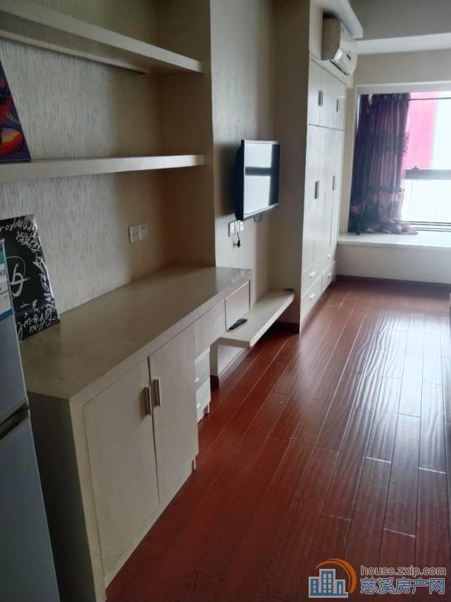 泰悦公寓1700元，直接