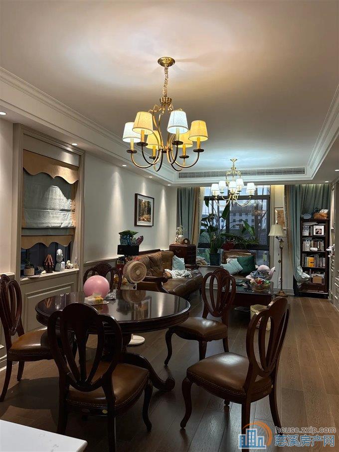 中梁泊景庭上叠 美式精装 送车位 带露台